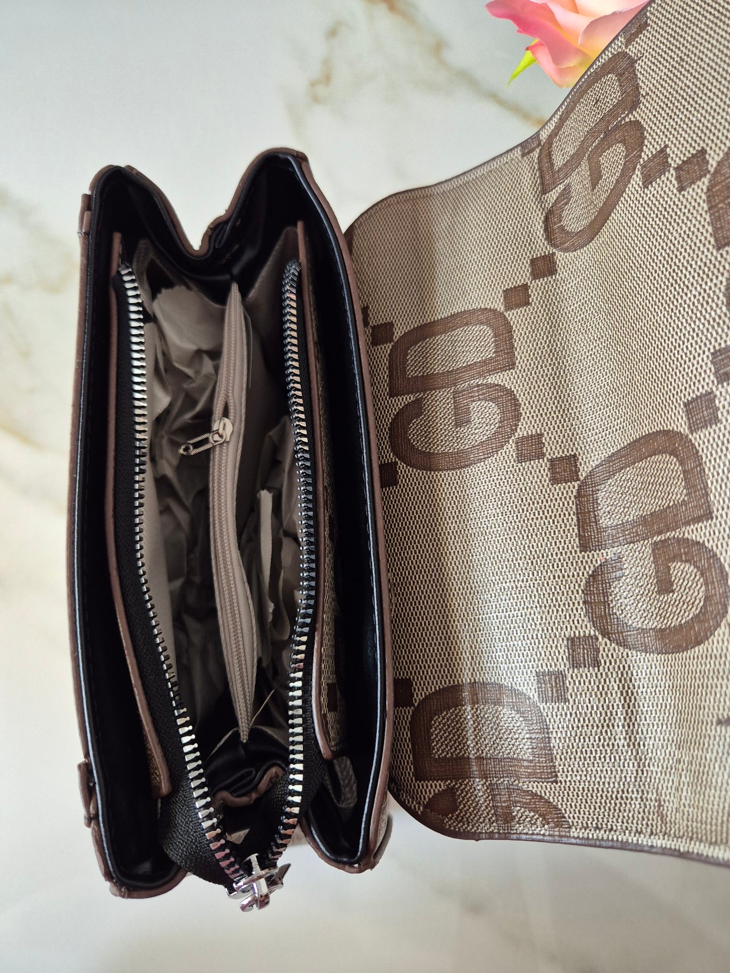 Elan Crossbody Sling