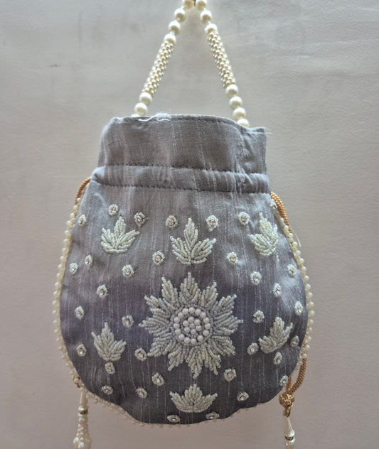 Festive Radiance Potli