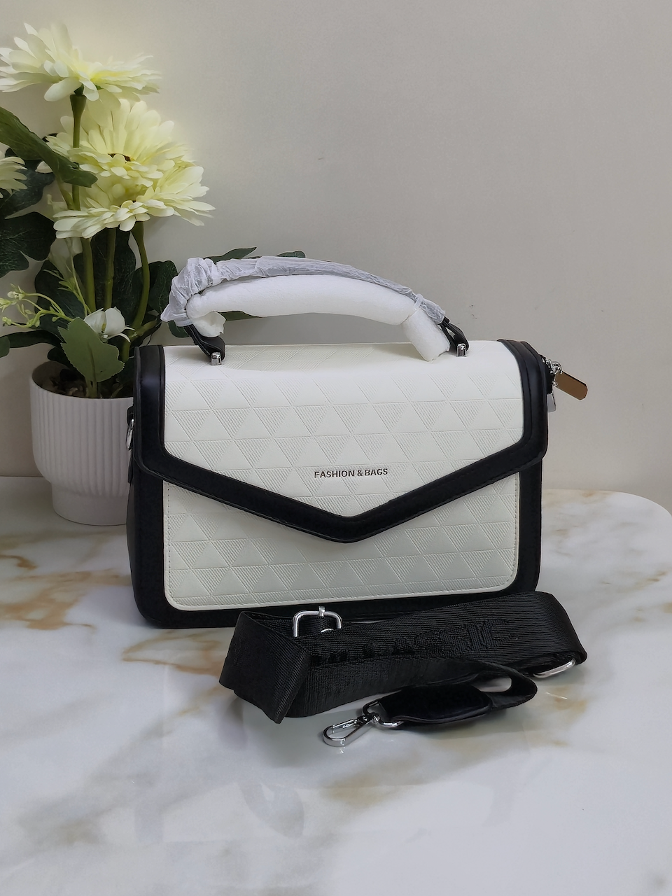 Vellure Textured Sling